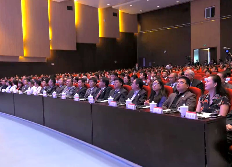 每个妇女，每个儿童启动典礼